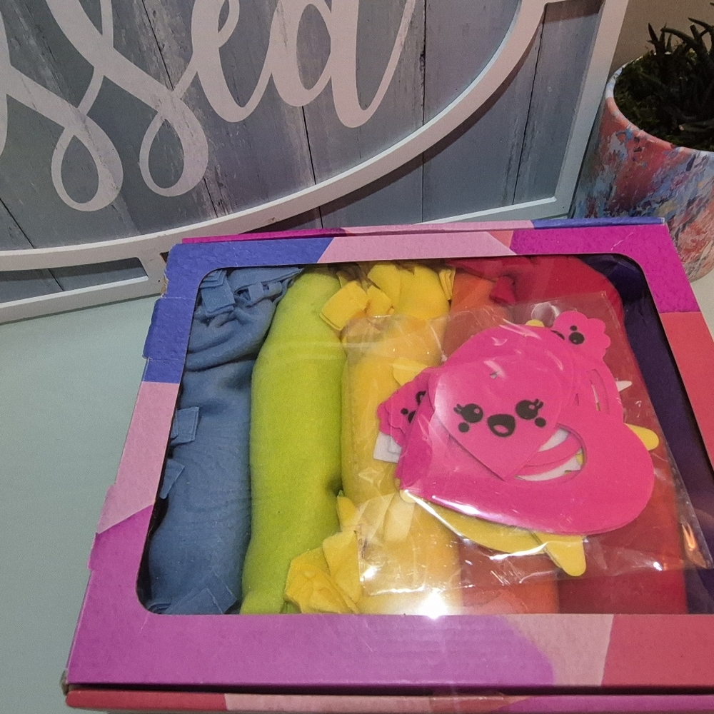 Throw blanket craft kit